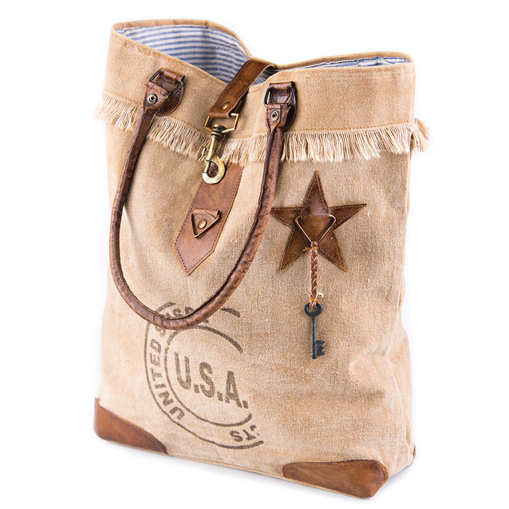 Country Home Decor: This just in! Canvas Handbags and Totes