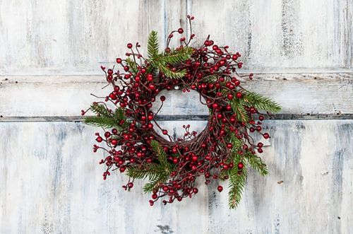 kmi-x014w-re-sm-small-mixed-berry-wreath-with-fir-branches-lrg